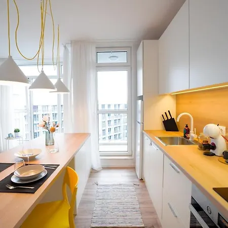 Scandinavian Airy In Business Area & Airport Апартаменти *